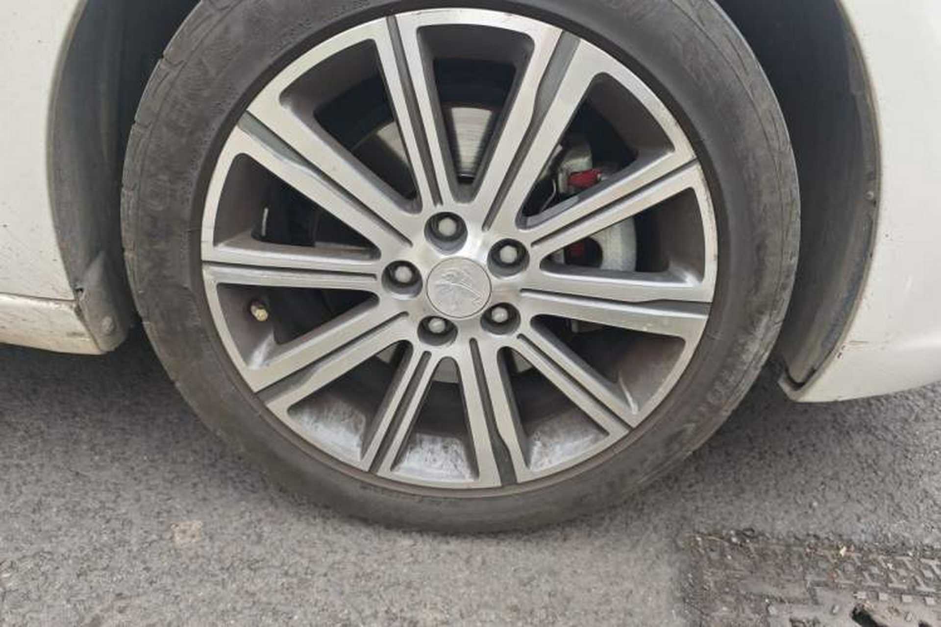 Used Peugeot 408 2016 1.6T Automatic Luxury Edition Right Front Wheel Hub