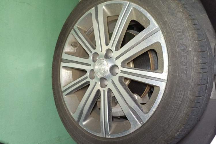 Used Peugeot 408 2016 1.6T Automatic Luxury Edition Right Front Wheel Hub