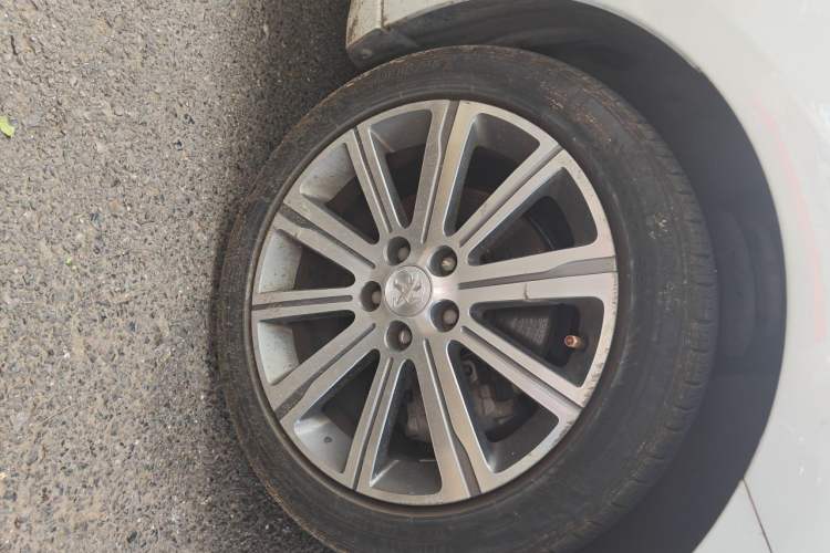 Used Peugeot 408 2016 1.6T Automatic Luxury Edition Right Front Wheel Hub