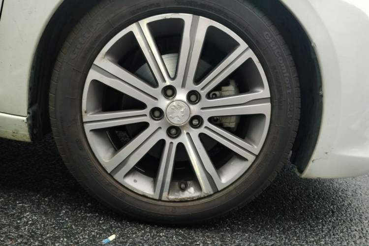 Used Peugeot 408 2016 1.6T Automatic Luxury Edition Right Front Wheel Hub
