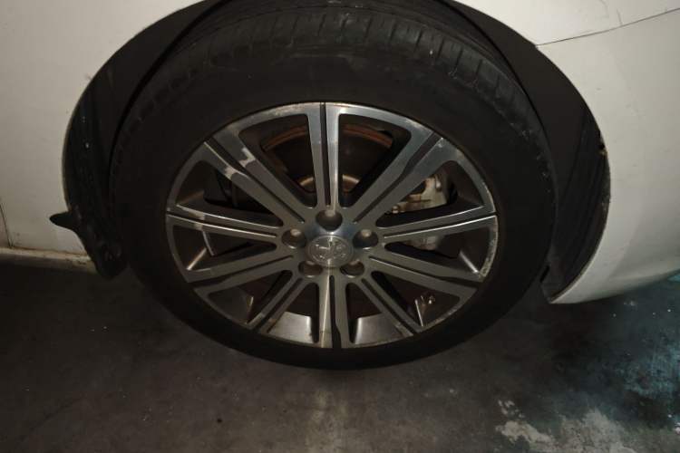 Used Peugeot 408 2016 1.6T Automatic Luxury Edition Right Front Wheel Hub