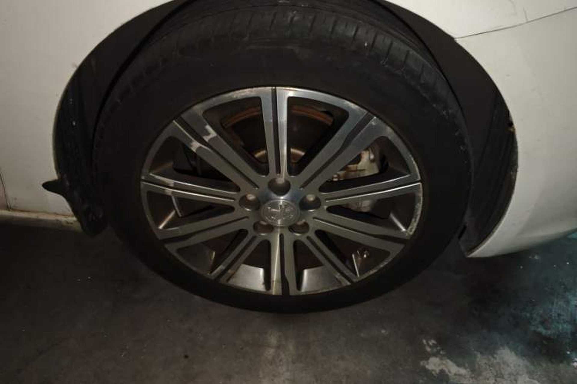 Used Peugeot 408 2016 1.6T Automatic Luxury Edition Right Front Wheel Hub