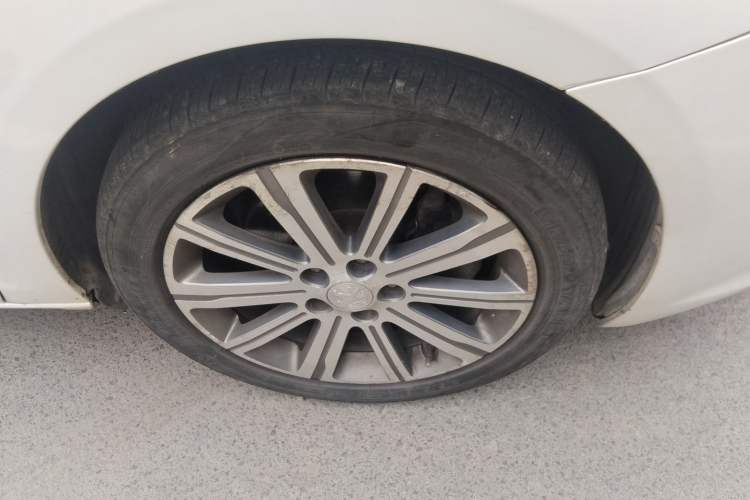 Used Peugeot 408 2016 1.6T Automatic Luxury Edition Right Front Wheel Hub