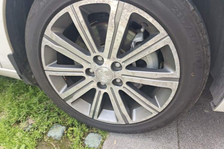 Used Peugeot 408 2016 1.6T Automatic Luxury Edition Right Front Wheel Hub