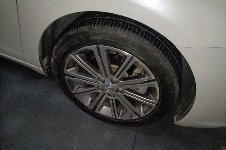 Used Peugeot 408 2016 1.6T Automatic Luxury Edition Right Front Wheel Hub