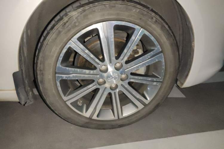 Used Peugeot 408 2016 1.6T Automatic Luxury Edition Right Front Wheel Hub