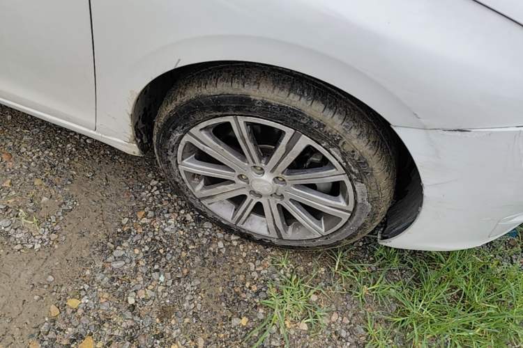 Used Peugeot 408 2016 1.6T Automatic Luxury Edition Right Front Wheel Hub
