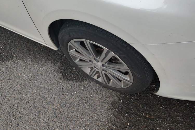 Used Peugeot 408 2016 1.6T Automatic Luxury Edition Right Front Wheel Hub