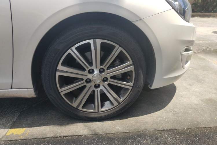 Used Peugeot 408 2016 1.6T Automatic Luxury Edition Right Front Wheel Hub