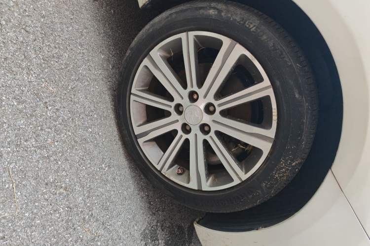 Used Peugeot 408 2016 1.6T Automatic Luxury Edition Right Front Wheel Hub