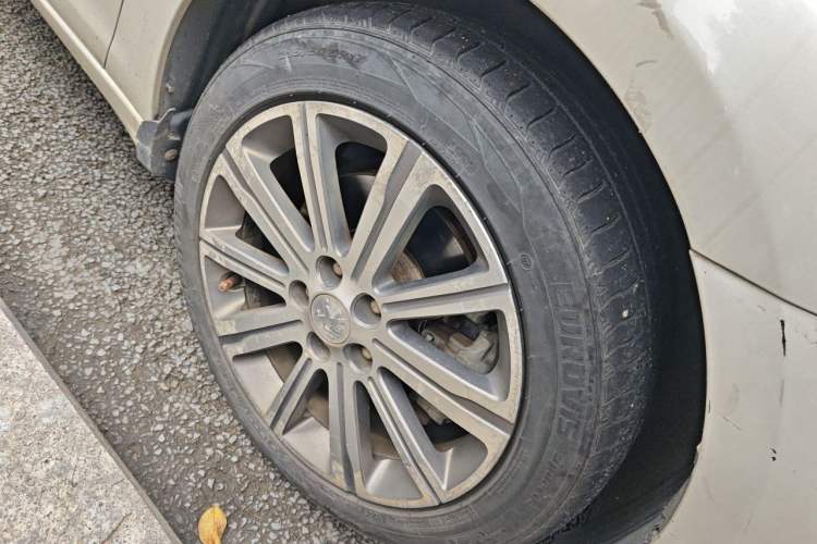 Used Peugeot 408 2016 1.6T Automatic Luxury Edition Right Front Wheel Hub