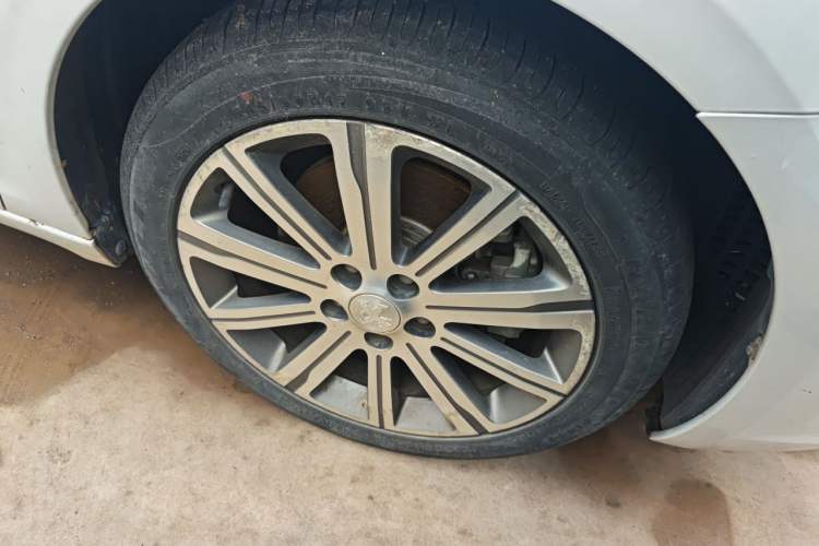Used Peugeot 408 2016 1.6T Automatic Luxury Edition Right Front Wheel Hub