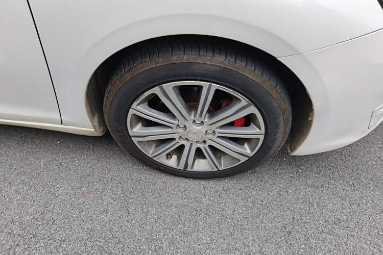 Used Peugeot 408 2016 1.6T Automatic Luxury Edition Right Front Wheel Hub