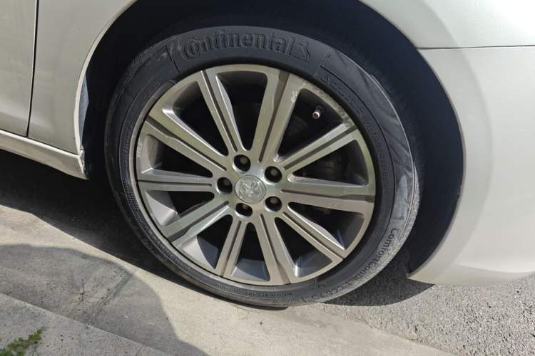Used Peugeot 408 2016 1.6T Automatic Luxury Edition Right Front Wheel Hub