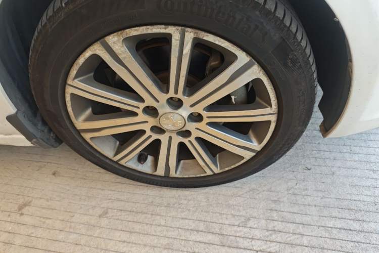 Used Peugeot 408 2016 1.6T Automatic Luxury Edition Right Front Wheel Hub