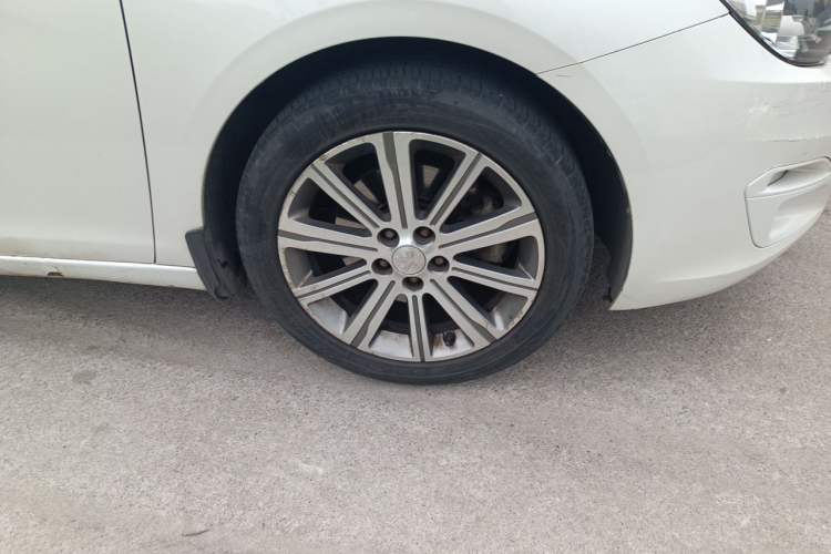 Used Peugeot 408 2016 1.6T Automatic Luxury Edition Right Front Wheel Hub