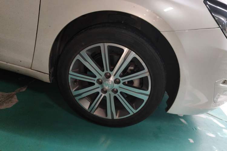 Used Peugeot 408 2016 1.6T Automatic Luxury Edition Right Front Wheel Hub