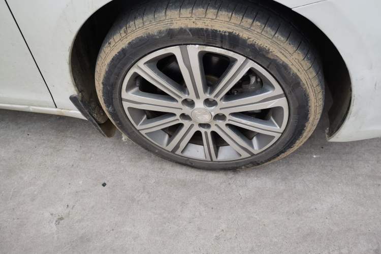 Used Peugeot 408 2016 1.6T Automatic Luxury Edition Right Front Wheel Hub