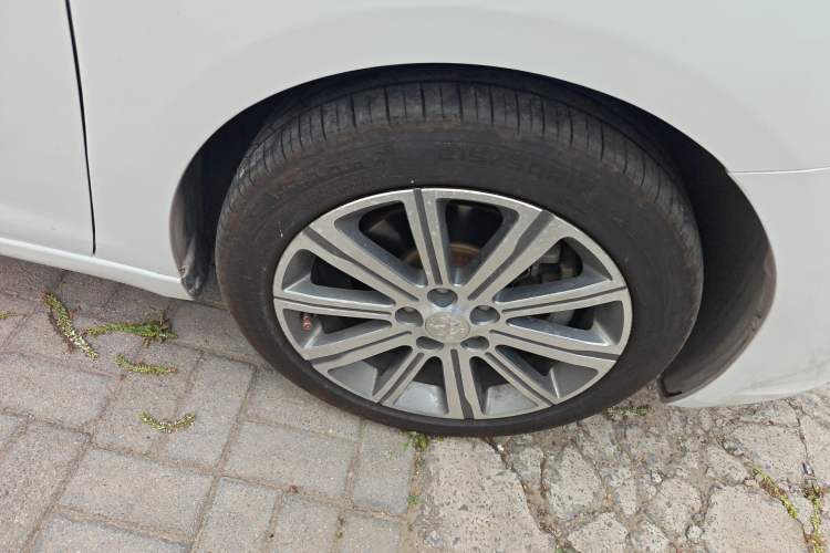 Used Peugeot 408 2016 1.6T Automatic Luxury Edition Right Front Wheel Hub