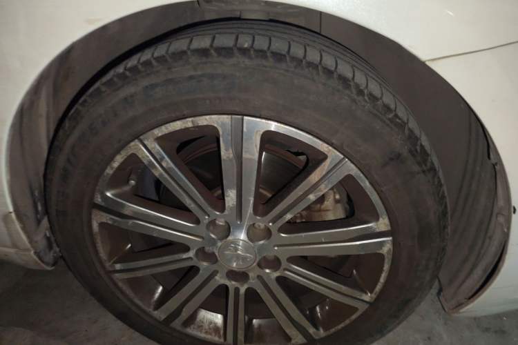 Used Peugeot 408 2016 1.6T Automatic Luxury Edition Right Front Wheel Hub