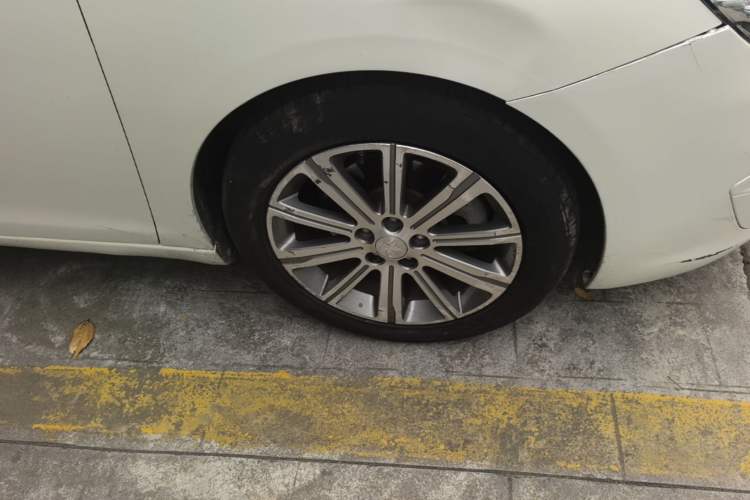 Used Peugeot 408 2016 1.6T Automatic Luxury Edition Right Front Wheel Hub