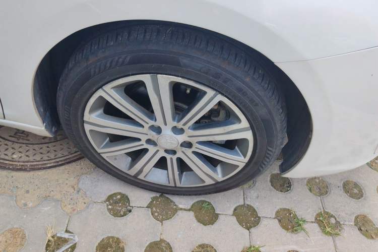 Used Peugeot 408 2016 1.6T Automatic Luxury Edition Right Front Wheel Hub