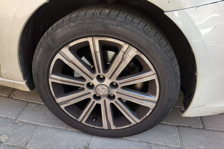 Used Peugeot 408 2016 1.6T Automatic Luxury Edition Right Front Wheel Hub