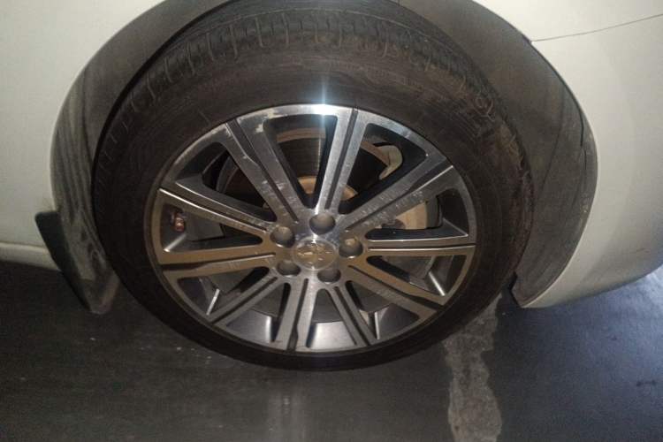 Used Peugeot 408 2016 1.6T Automatic Luxury Edition Right Front Wheel Hub