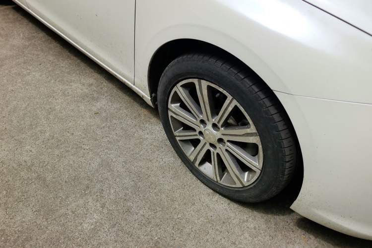 Used Peugeot 408 2016 1.6T Automatic Luxury Edition Right Front Wheel Hub