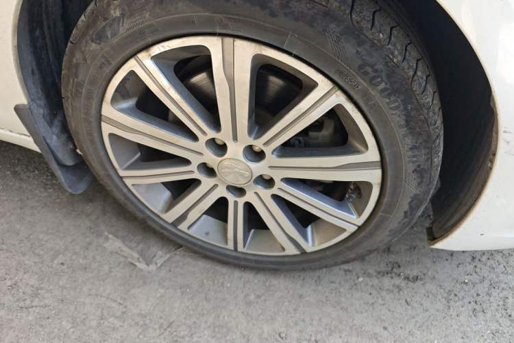 Used Peugeot 408 2016 1.6T Automatic Luxury Edition Right Front Wheel Hub