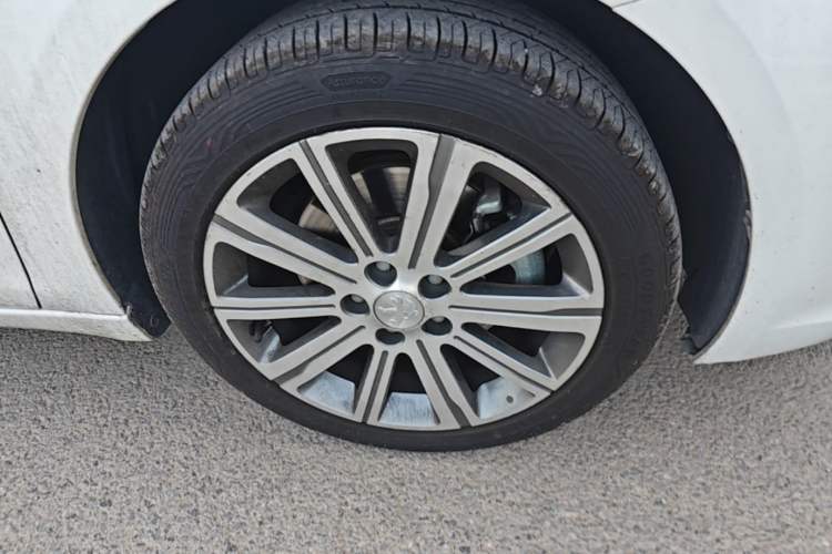 Used Peugeot 408 2016 1.6T Automatic Luxury Edition Right Front Wheel Hub