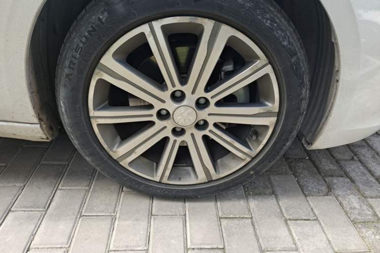 Used Peugeot 408 2016 1.6T Automatic Luxury Edition Right Front Wheel Hub
