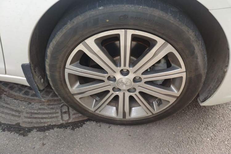 Used Peugeot 408 2016 1.6T Automatic Luxury Edition Right Front Wheel Hub