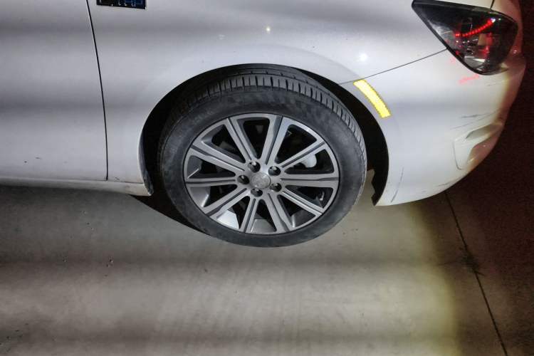Used Peugeot 408 2016 1.6T Automatic Luxury Edition Right Front Wheel Hub