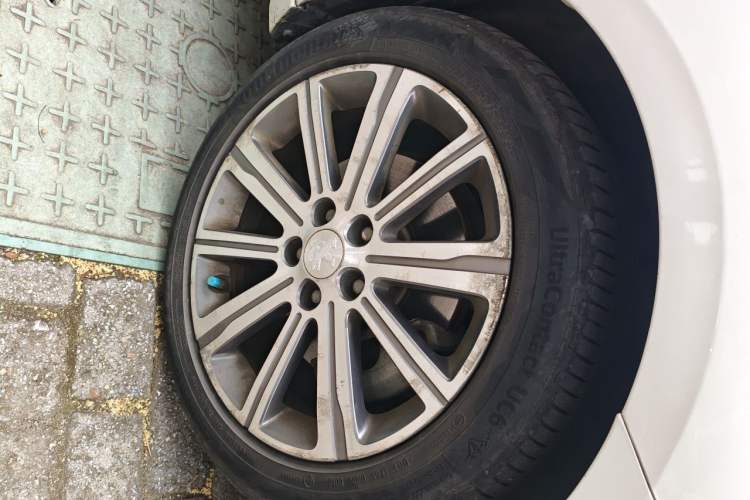 Used Peugeot 408 2016 1.6T Automatic Luxury Edition Right Front Wheel Hub