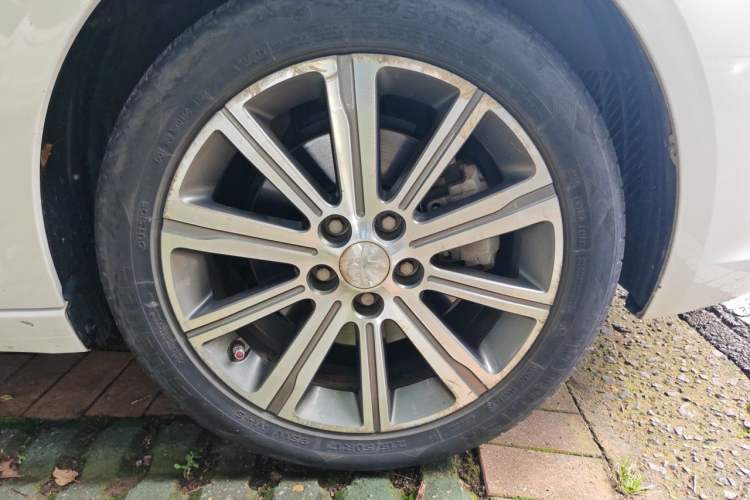Used Peugeot 408 2016 1.6T Automatic Luxury Edition Right Front Wheel Hub
