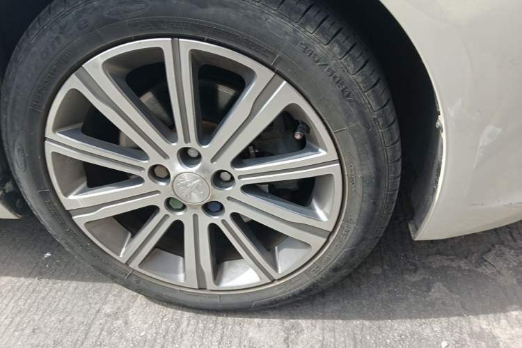 Used Peugeot 408 2016 1.6T Automatic Luxury Edition Right Front Wheel Hub