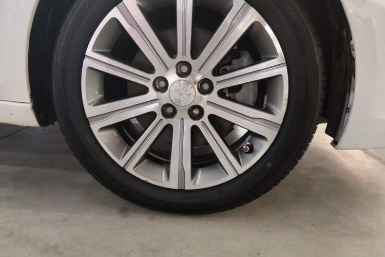 Used Peugeot 408 2016 1.6T Automatic Luxury Edition Right Front Wheel Hub