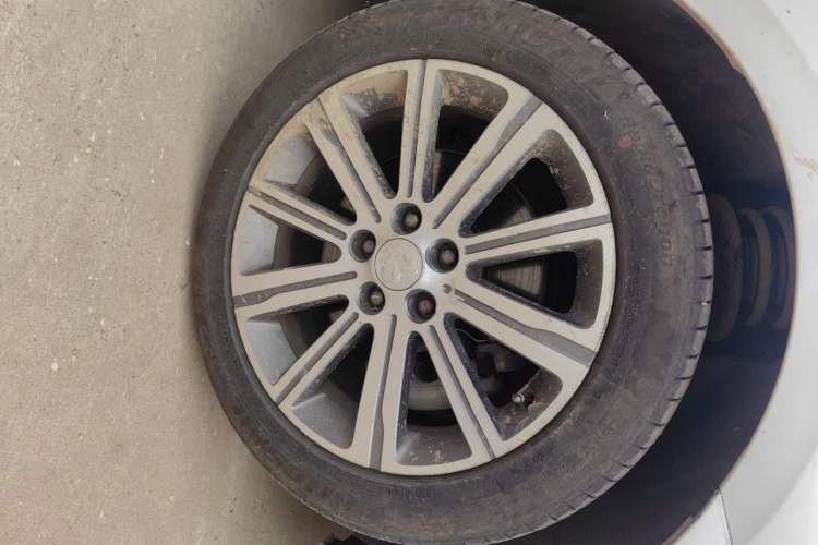 Used Peugeot 408 2016 1.6T Automatic Luxury Edition Right Front Wheel Hub