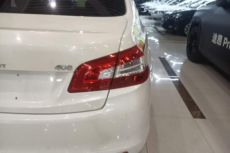 Used Peugeot 408 2016 1.6T Automatic Luxury Edition Right Rear Taillight