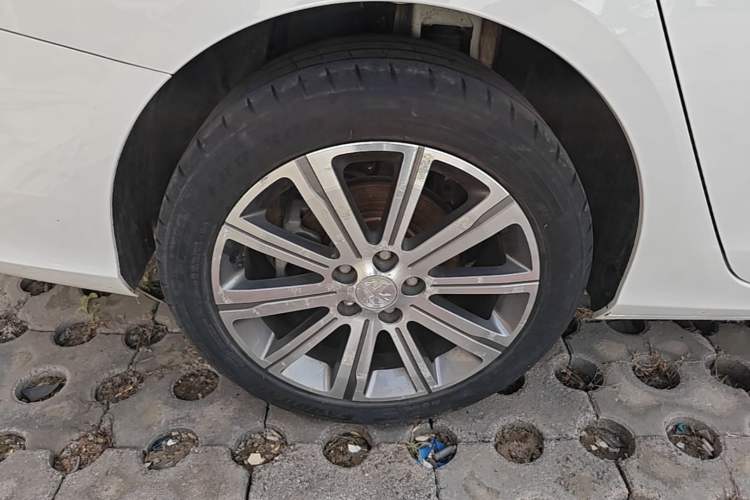 Used Peugeot 408 2016 1.6T Automatic Luxury Edition Right Rear Wheel Hub