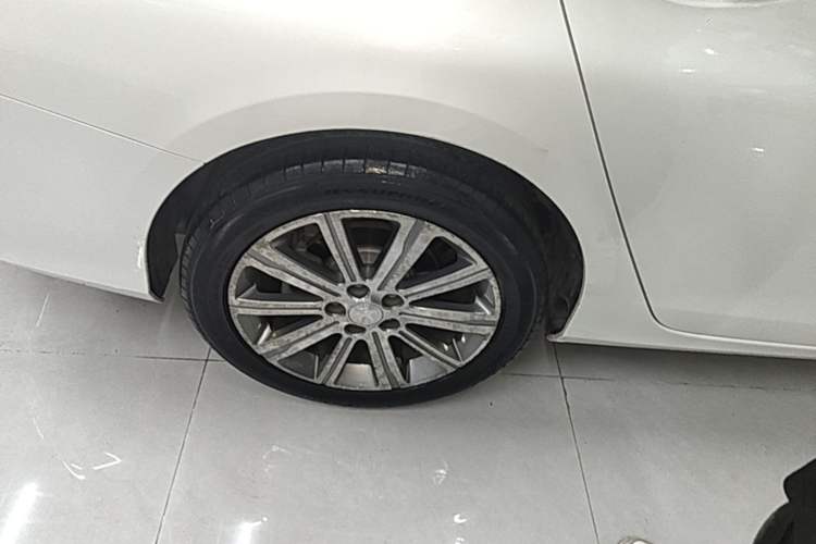 Used Peugeot 408 2016 1.6T Automatic Luxury Edition Right Rear Wheel Hub