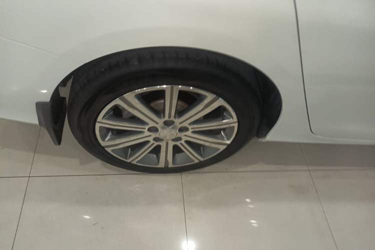 Used Peugeot 408 2016 1.6T Automatic Luxury Edition Right Rear Wheel Hub