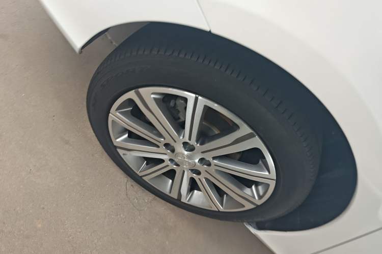 Used Peugeot 408 2016 1.6T Automatic Luxury Edition Right Rear Wheel Hub