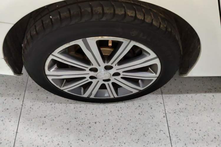 Used Peugeot 408 2016 1.6T Automatic Luxury Edition Right Rear Wheel Hub