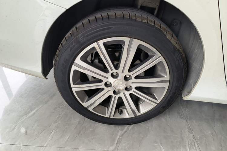 Used Peugeot 408 2016 1.6T Automatic Luxury Edition Right Rear Wheel Hub