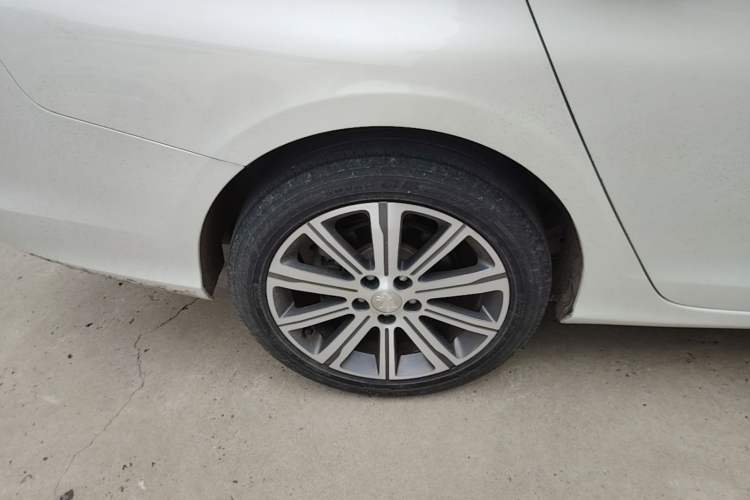 Used Peugeot 408 2016 1.6T Automatic Luxury Edition Right Rear Wheel Hub