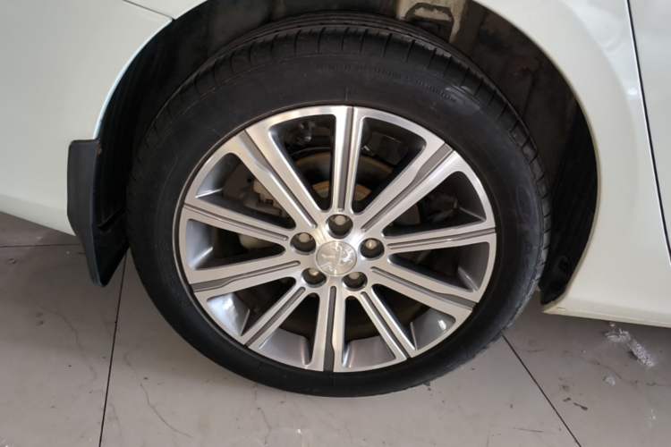 Used Peugeot 408 2016 1.6T Automatic Luxury Edition Right Rear Wheel Hub