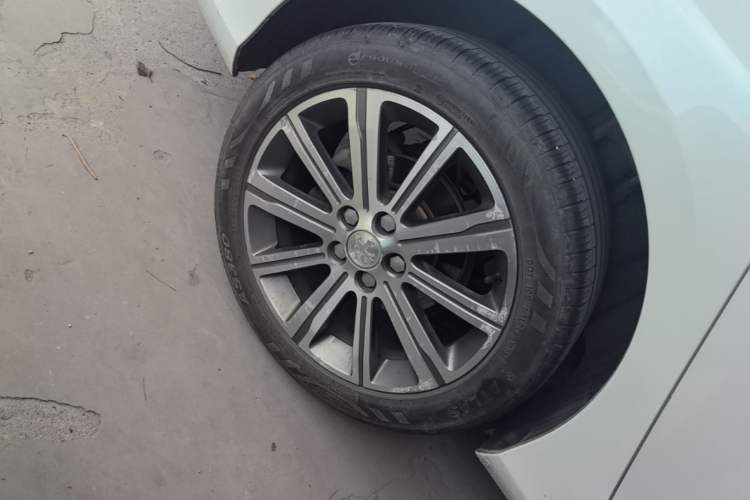Used Peugeot 408 2016 1.6T Automatic Luxury Edition Right Rear Wheel Hub
