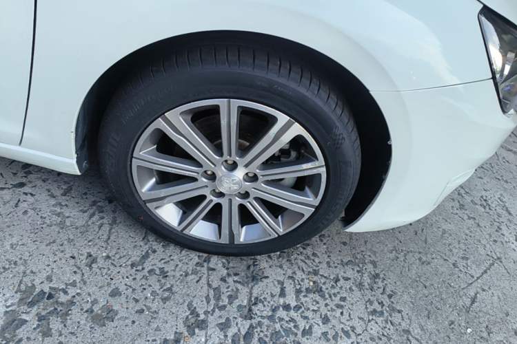 Used Peugeot 408 2016 1.6T Automatic Luxury Edition Right Rear Wheel Hub